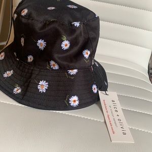 Reversible Alice and Olivia bucket hat